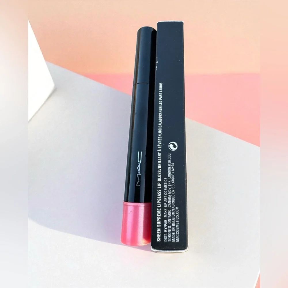 MAC CHERRY FEST Sheen Supreme Lipglass. LIMITED EDITION. NEW IN BOX.
